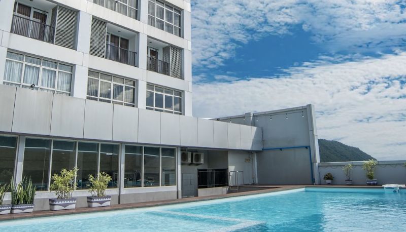 Havuz - FOX Hotel Gorontalo