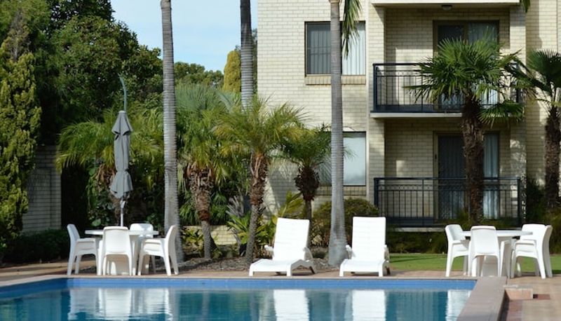 Pool - Great Eastern Motor Lodge