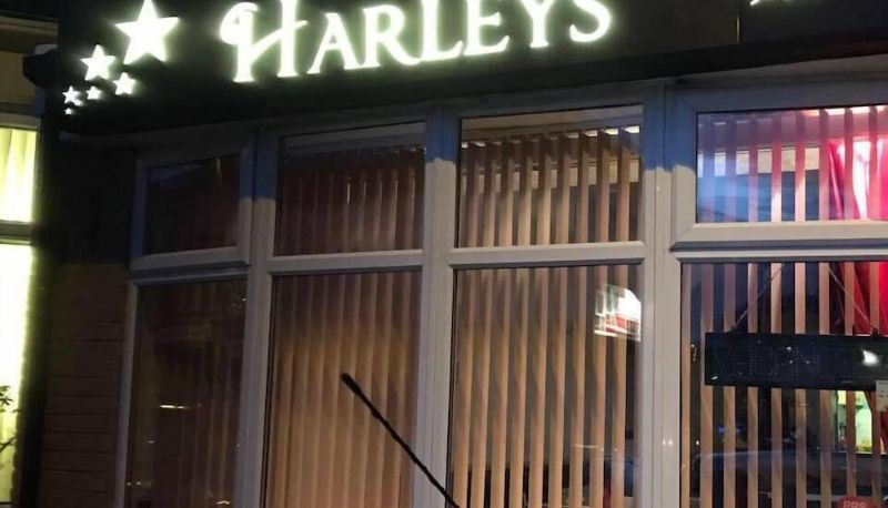 Buitenruimte van het hotel - Harleys Reads Avenue