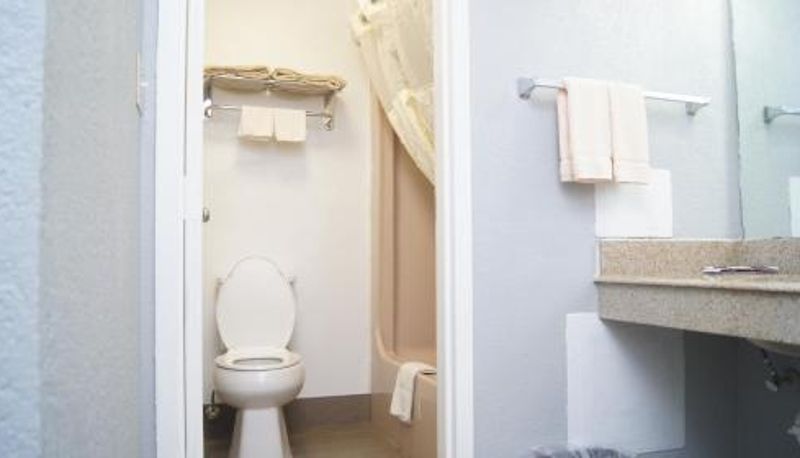Salle de bain - Holiday Lodge & Suites