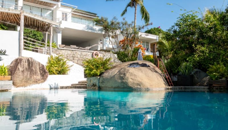 Pool - Bliss Hotel