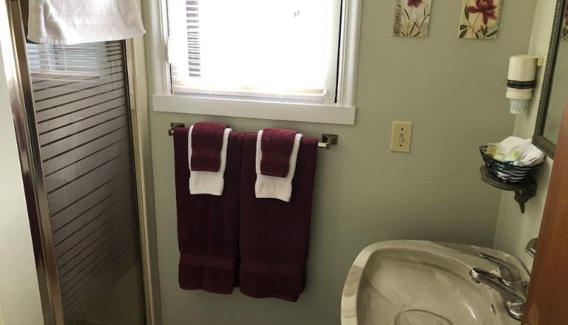 Standard room - The Harney House Inn