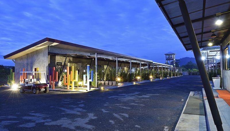 Info - The Oasis Resort
