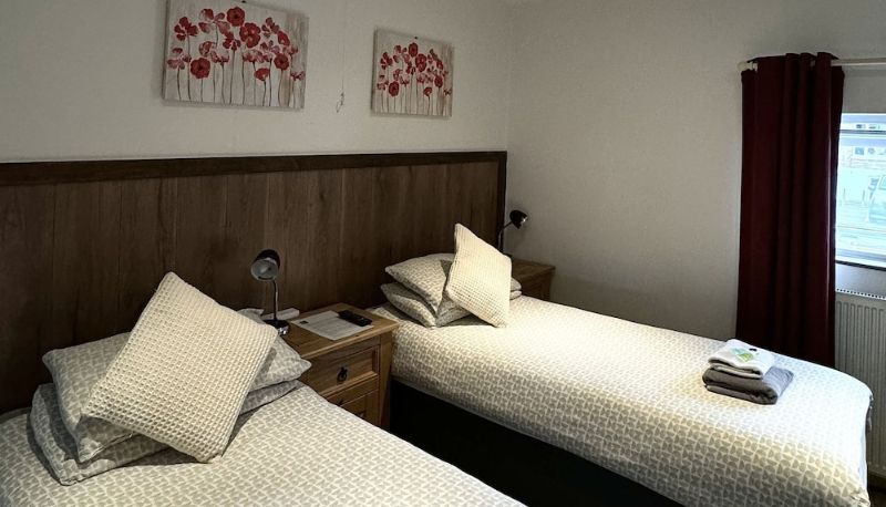 Standardzimmer - Riverside Hotel Bed and Breakfast