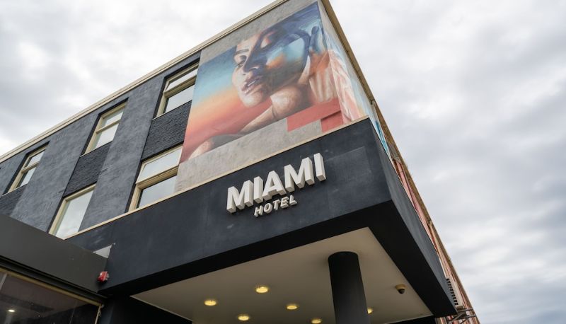 Info - Miami Hotel Melbourne