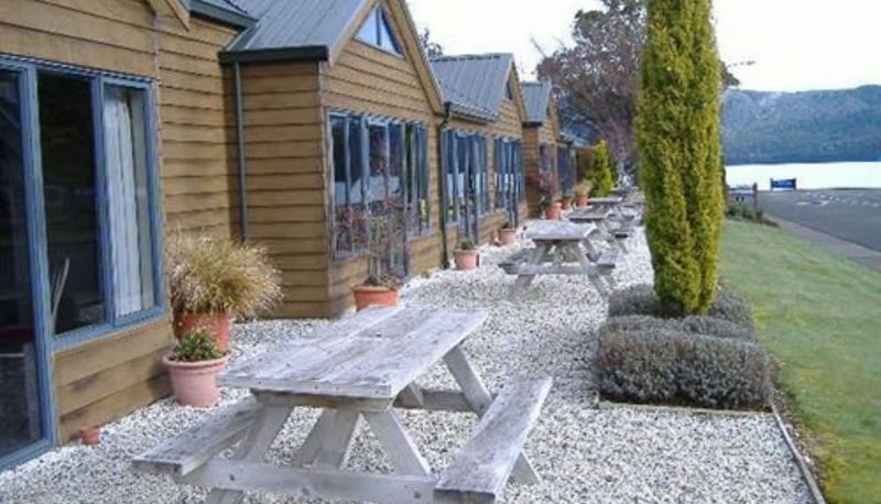 Bilgi - Lakefront Lodge