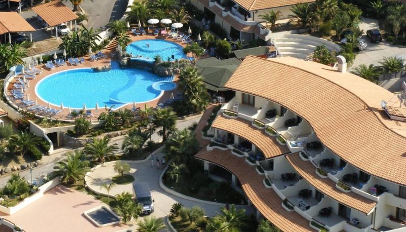Hotel outdoor area - Hotel Scoglio del Leone