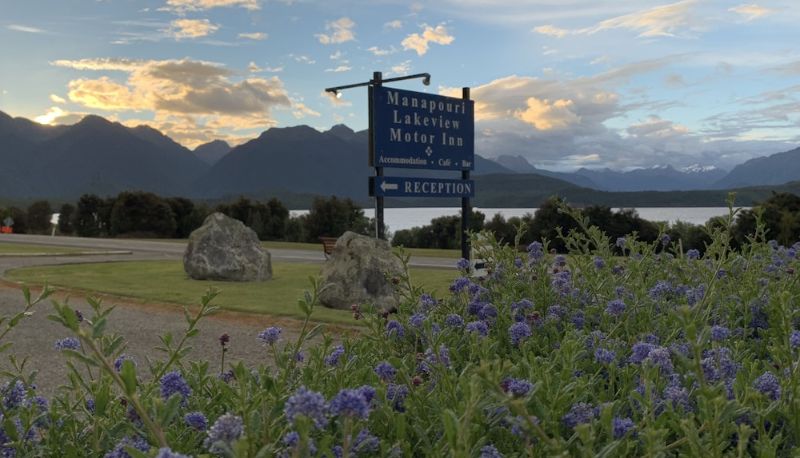 Info - Te Anau Manapouri Lake Hotel