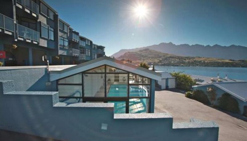 Pool - Spinnaker Bay Apartments