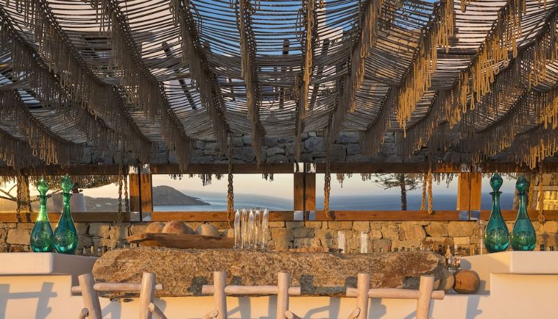 Bar - Myconian Utopia Relais & Chateaux