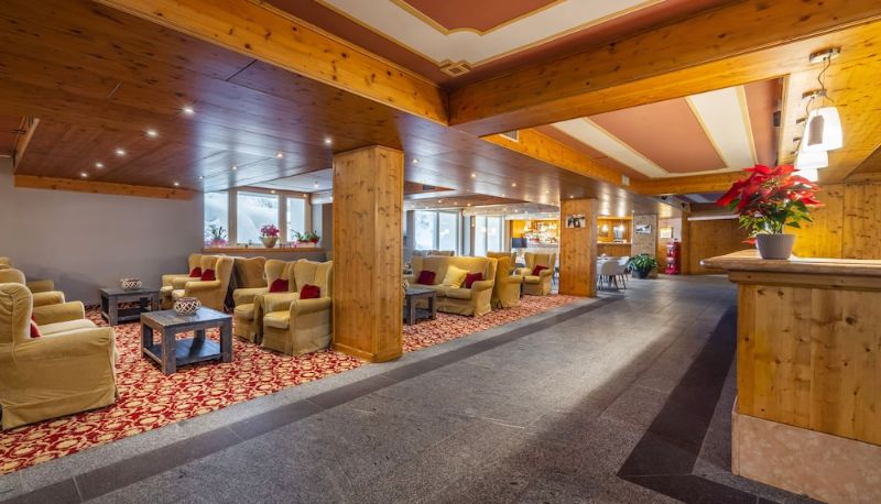 Recepción - Hotel Piandineve