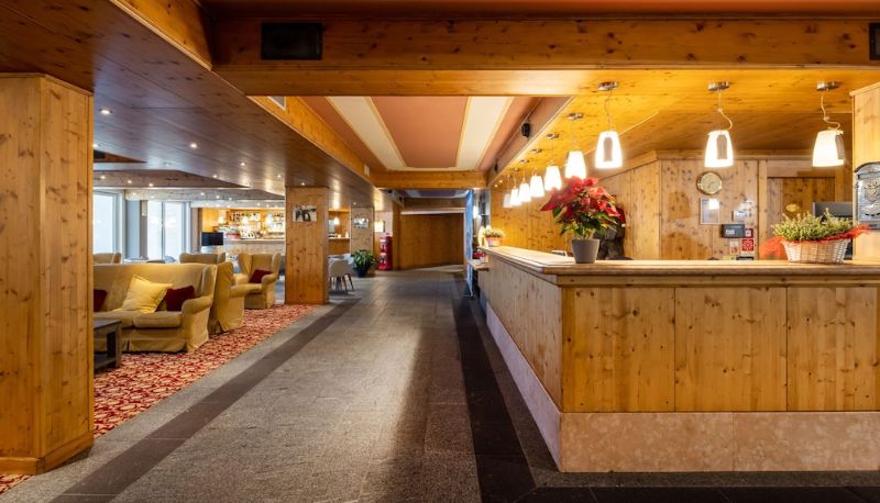 Recepción - Hotel Piandineve