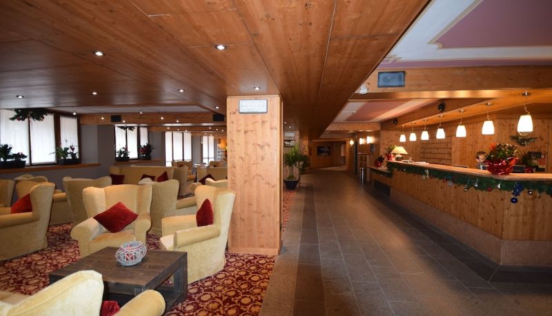 Recepción - Hotel Piandineve