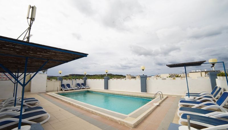 Zwembad - Coral Hotel
