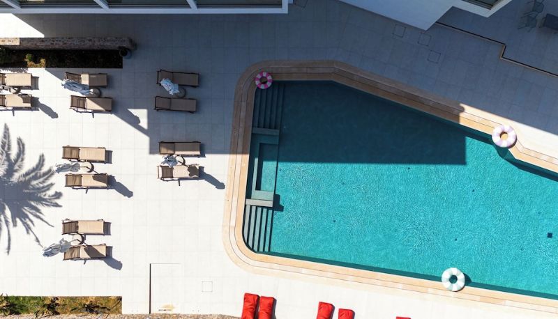 Piscina - Vriniotis Resorts PHEIA