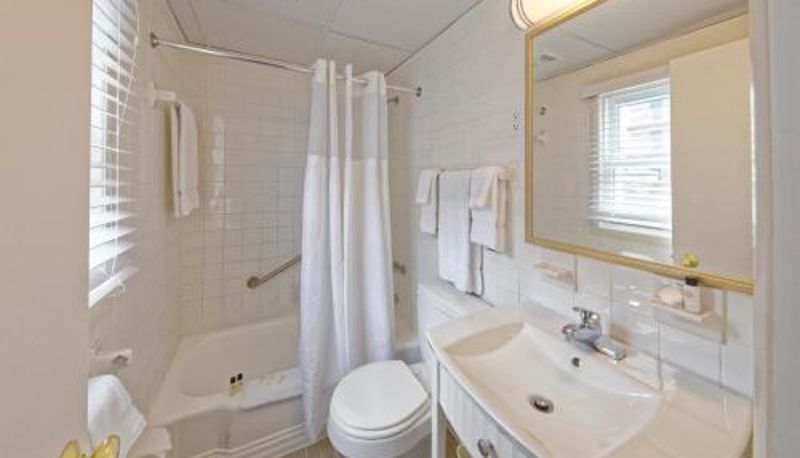Banyo - Dunes Court