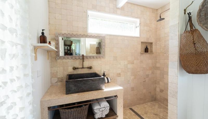 Camera standard - Abelia House