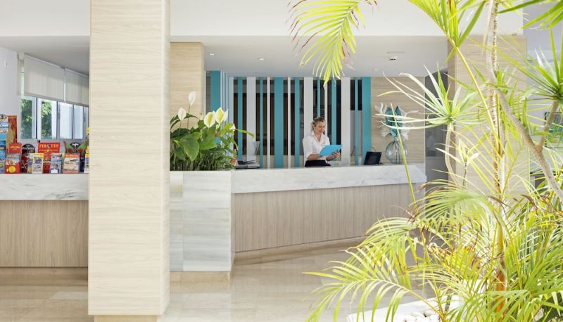 Rezeption - Aparthotel HSM Calas Park - All Inclusive