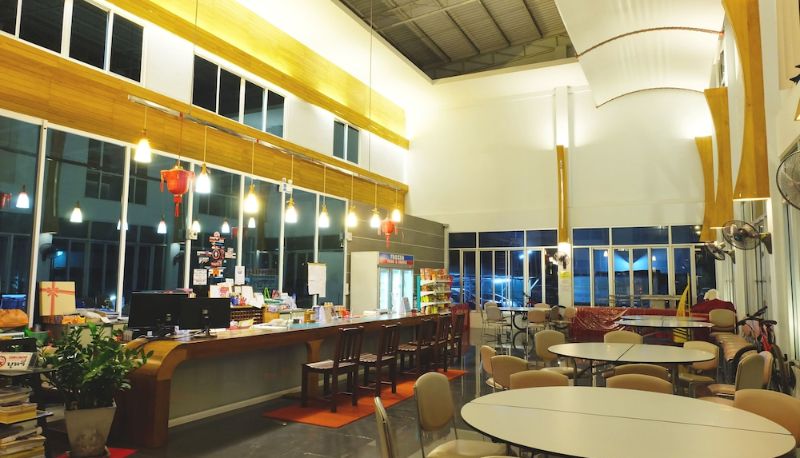 Lobby - Riverside Hotel