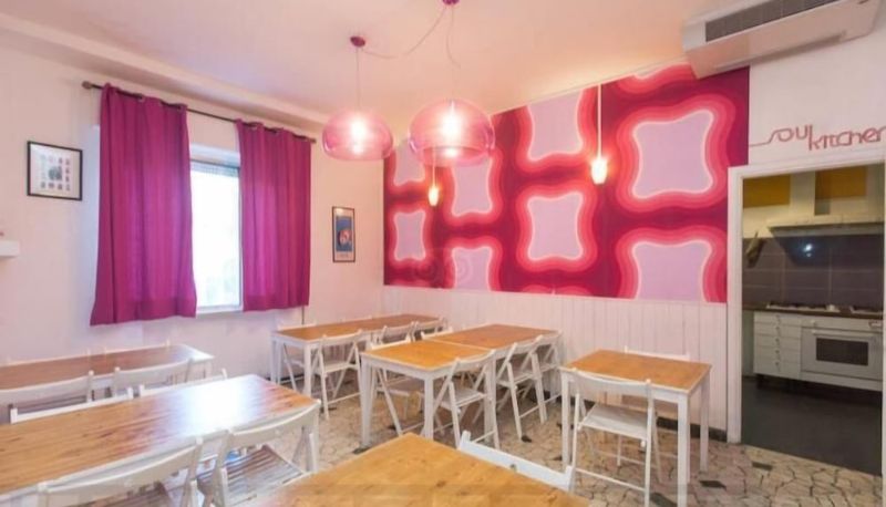Restoran - Sunflower City Student Hostel & Bar