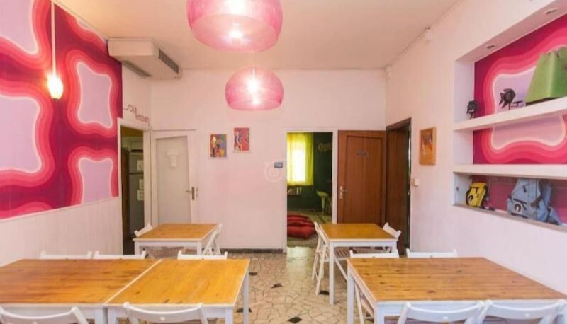Restoran - Sunflower City Student Hostel & Bar