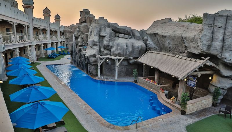 Piscina - Emirates Park Resort