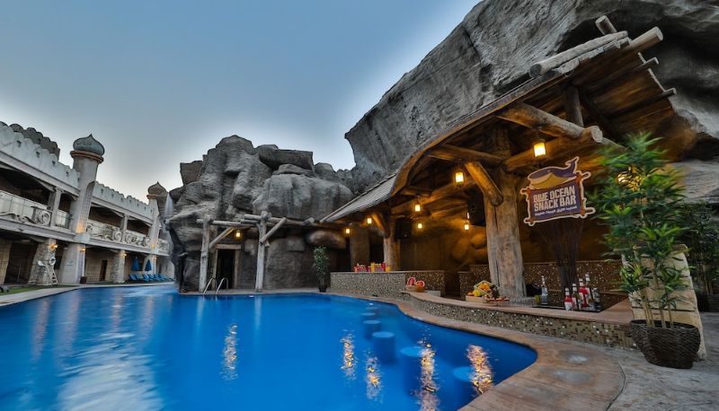 Bar - Emirates Park Resort