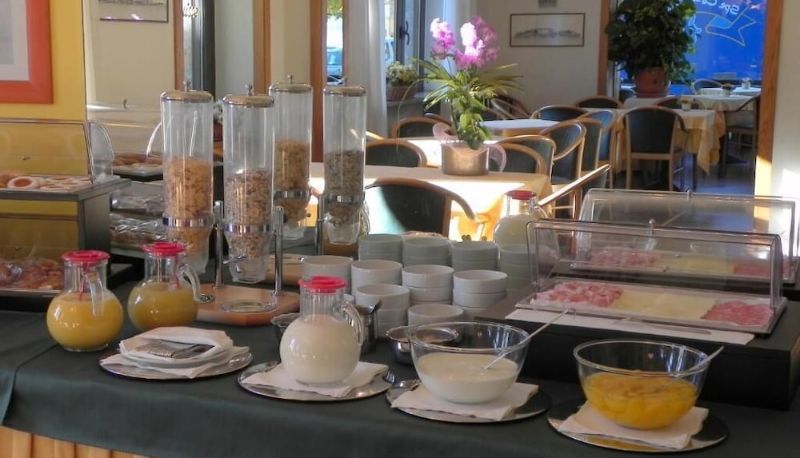 インフォメーションセンター - Hotel Italie Et Suisse