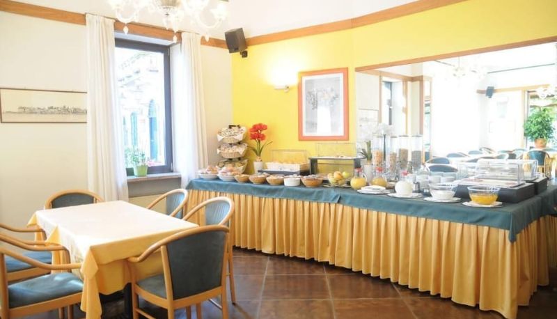 インフォメーションセンター - Hotel Italie Et Suisse