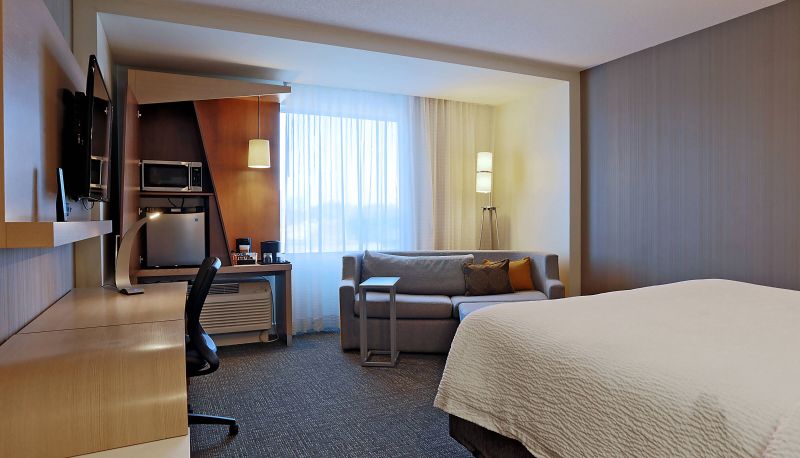 Camera - Courtyard by Marriott Montreal West Island Baie D-Urfe