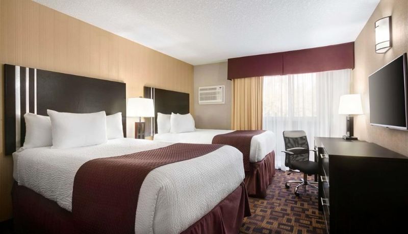 Zimmer - Days Inn by Wyndham Sylvan Lake