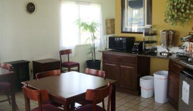 Restaurant - Rodeway Inn Goddard