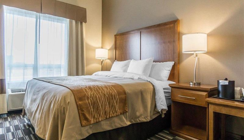 Camera - Comfort Inn and Suites Edmonton International Airport