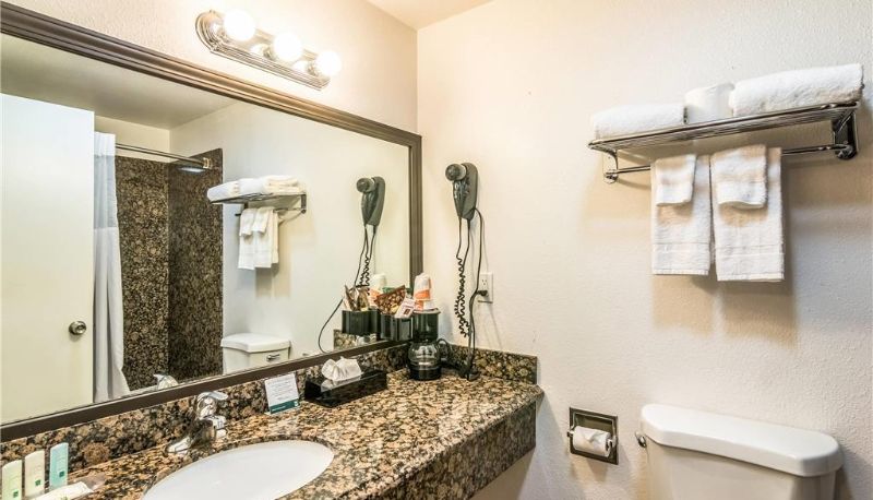 Pokój - Quality Inn and Suites near Downtown Bakersfield