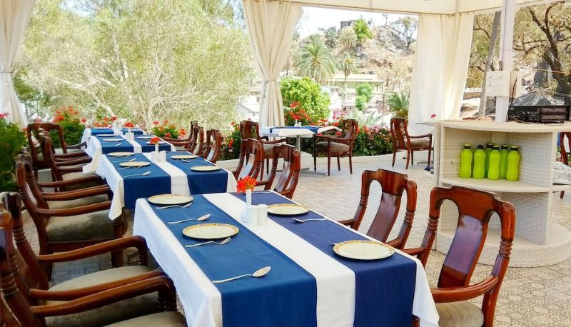 Restaurante - Hotel Karnavati