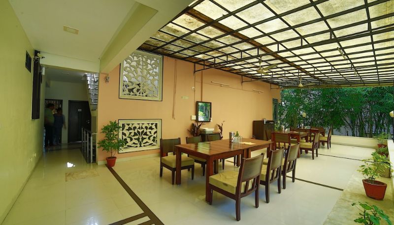 Restaurant - Hotel Shiv Villa by SAH