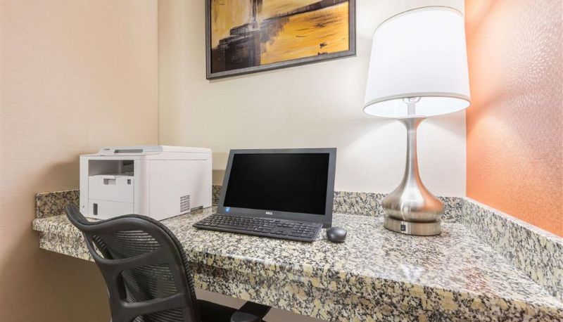 Business center - Days Inn by Wyndham Dilley
