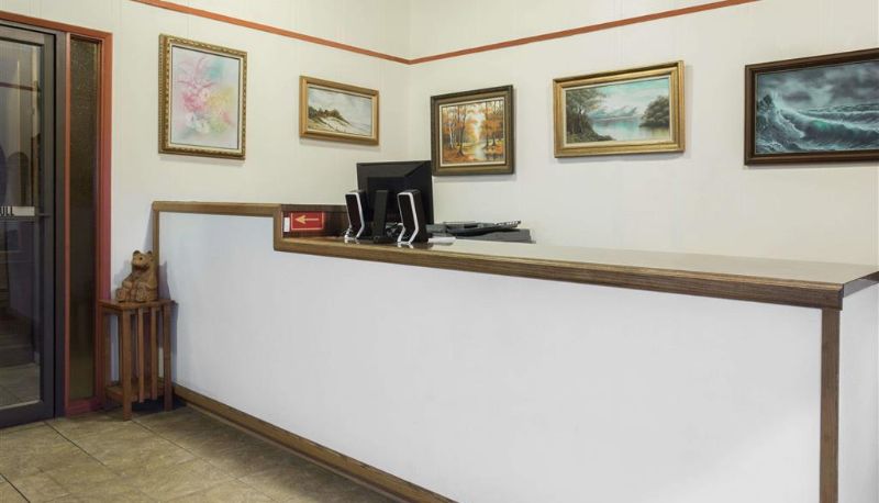 Salón - Knights Inn Boardman