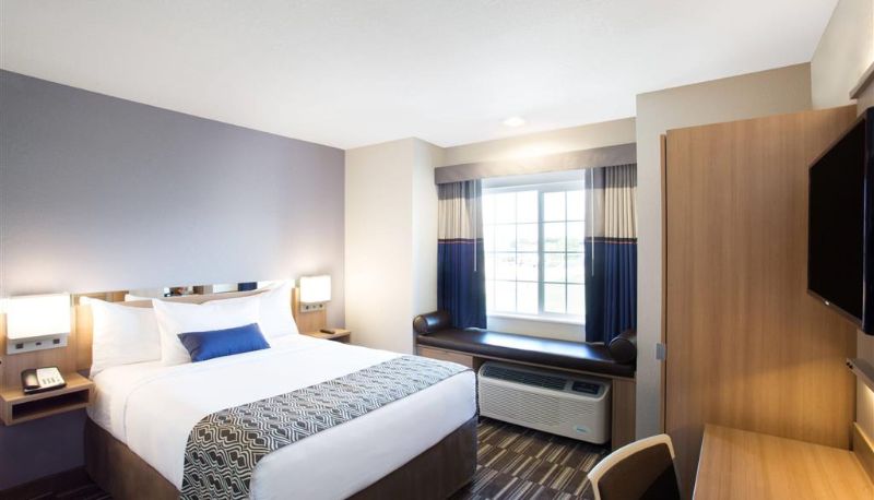 Camera - Microtel by Wyndham Vernal / Naples