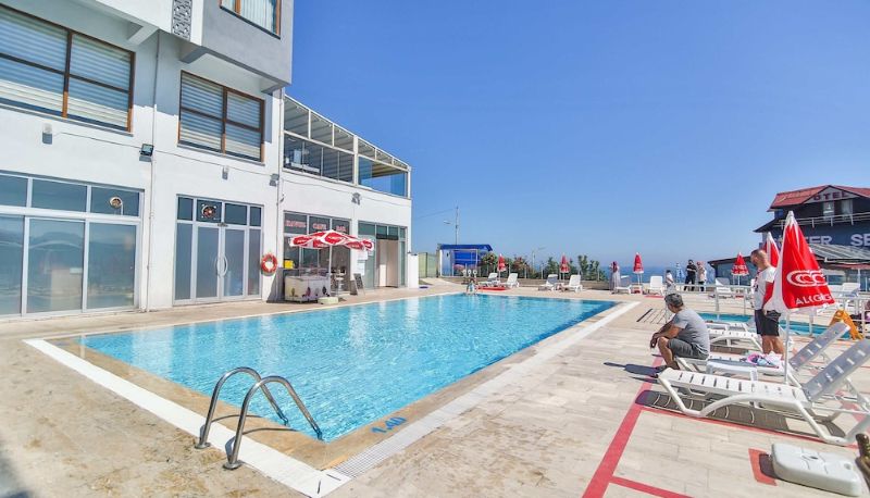 Piscina - Diamond Hotel