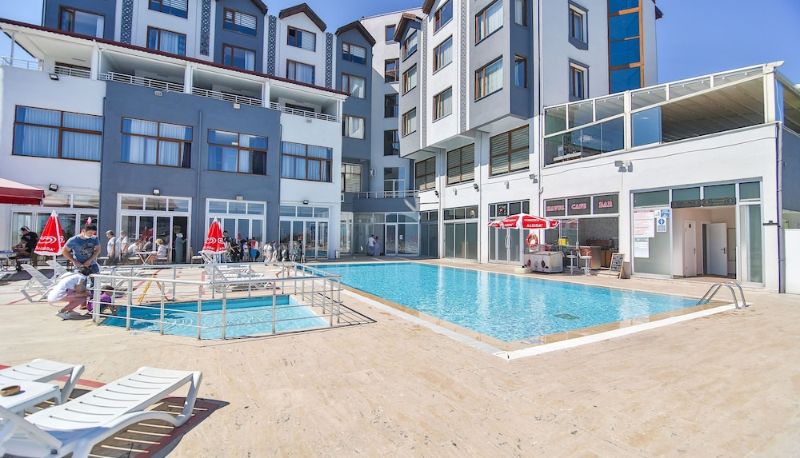 Pool - Diamond Hotel