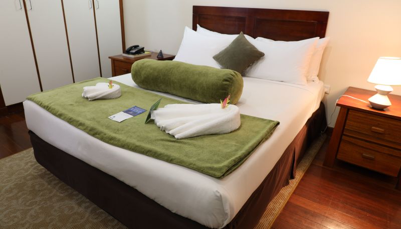 Zimmer - Huon Gulf Hotel and Apartments