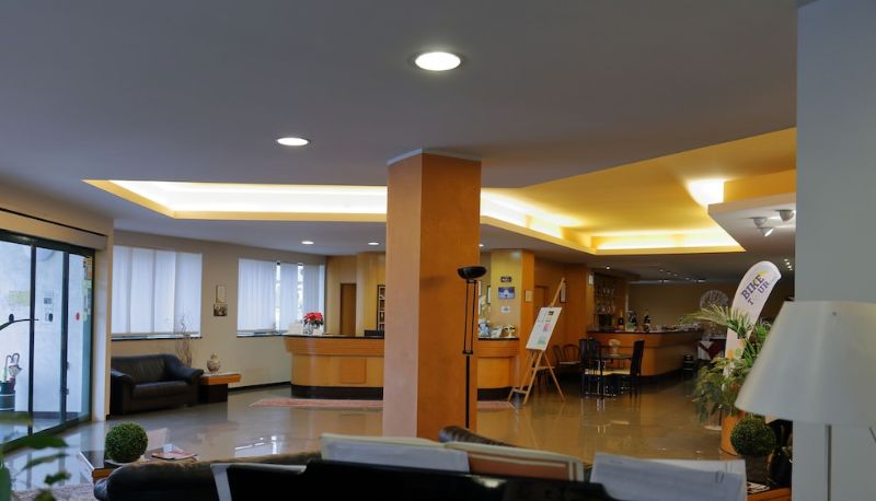 Hall - Hotel Romanisio