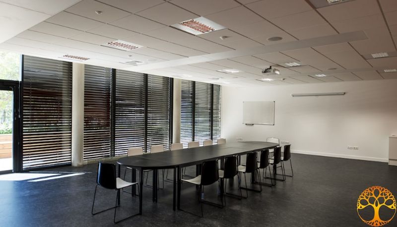 Sala de reuniones - Adonis Dijon