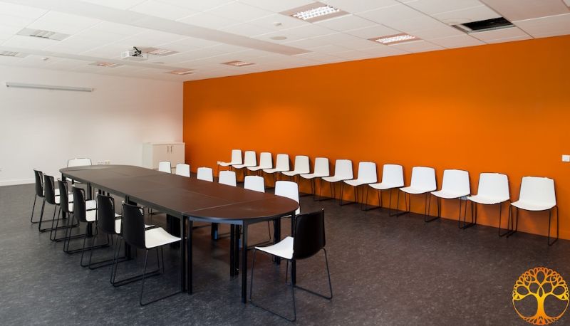 Sala de reuniones - Adonis Dijon