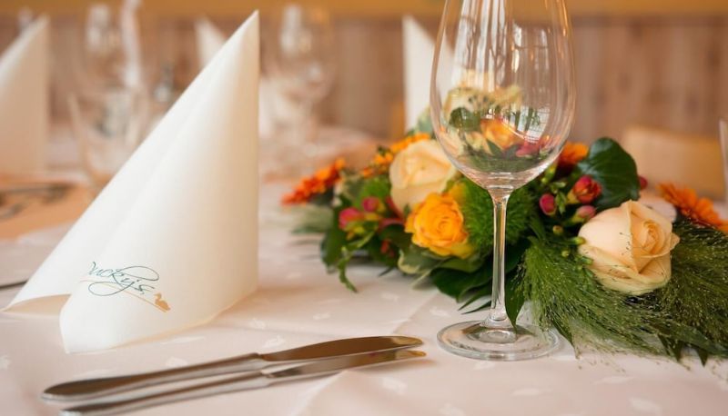 Restaurant - Ducky's Restaurant | Events | Hotel