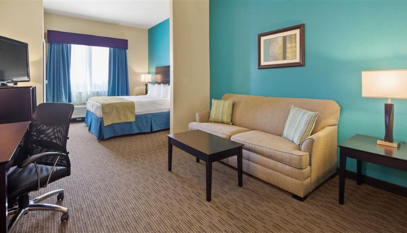 Suite - Best Western Lindsay Inn & Suites