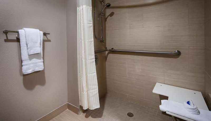 Room - Best Western Plus Elmendorf Hotel / San Antonio Hotel