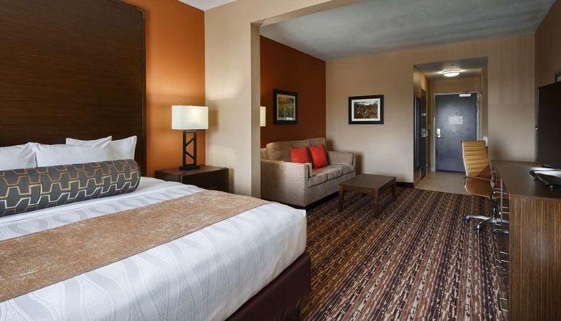Suite - Best Western Plus Elmendorf Hotel / San Antonio Hotel