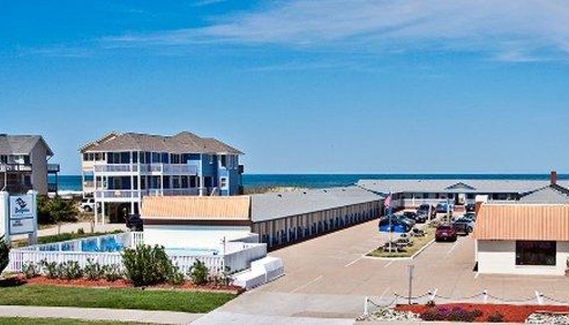 Vue extérieure - Dolphin Oceanfront Motel